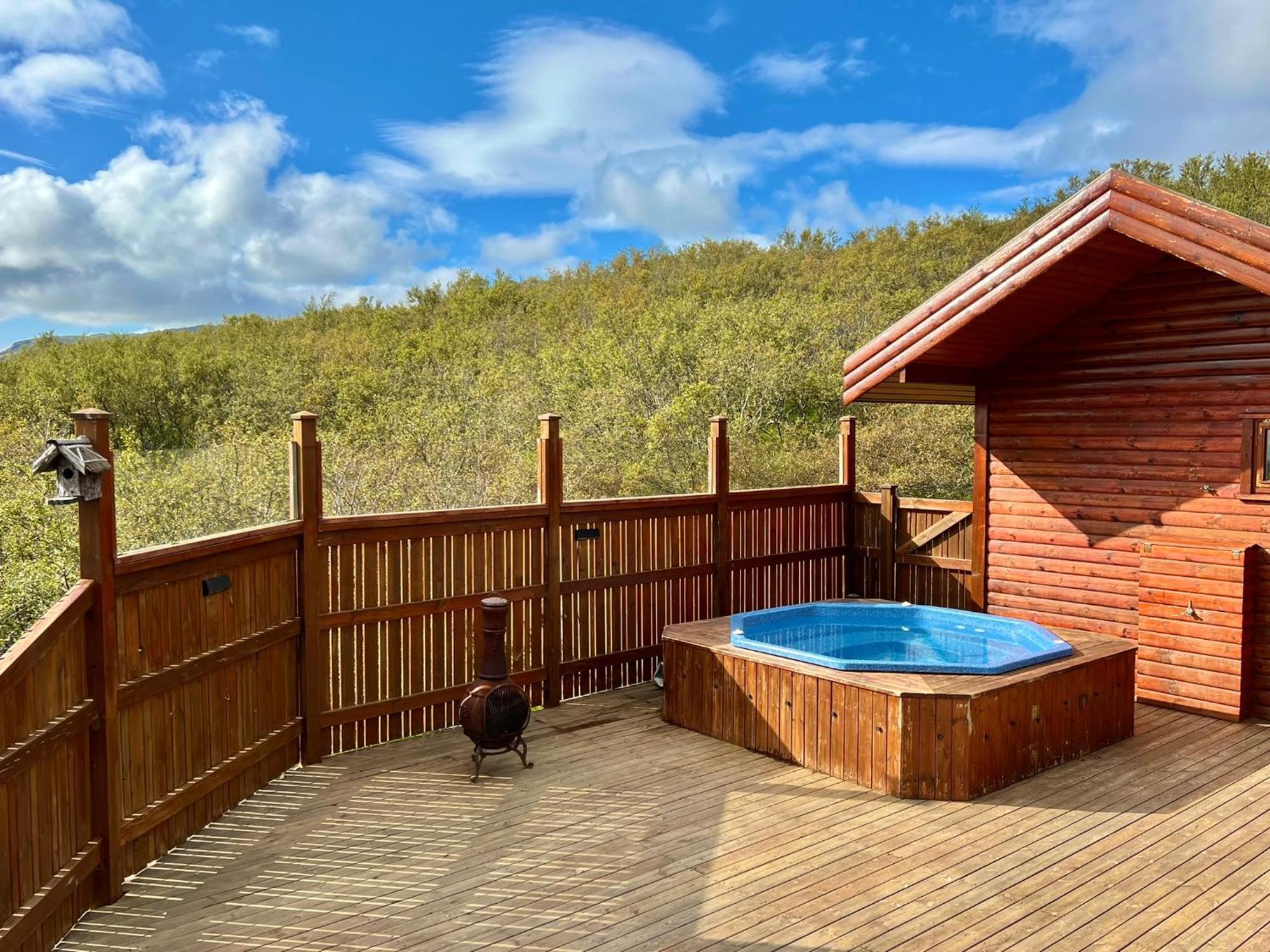 Private On Golden Circle With Hot Tub *